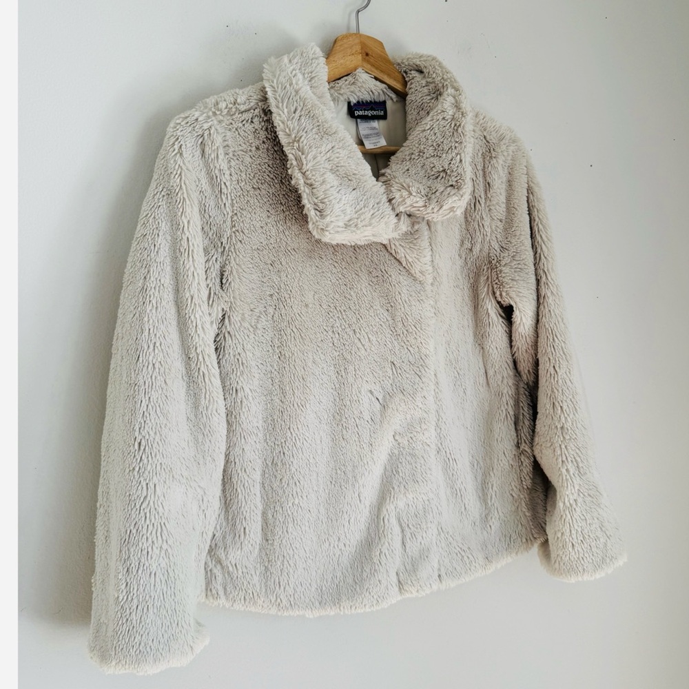 Patagonia Pelage Plush Fleece Jacket in Stone - Picture 3 of 6